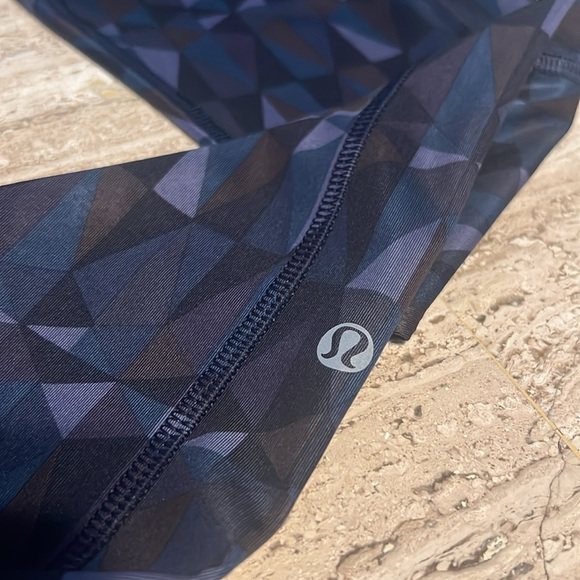 Lululemon Pants Geometric Print - Picture 1 of 6